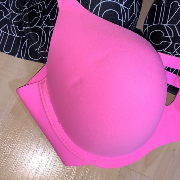 JUICY COUTURE Sleek & Smooth Seamless Bras - 2 pack - Picture 3 of 6